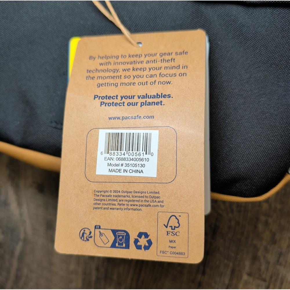 Pacsafe Go Anti-Theft Crossbody Bag with Strap 2.5 Litre Jet Black NWT - Picture 4 of 13